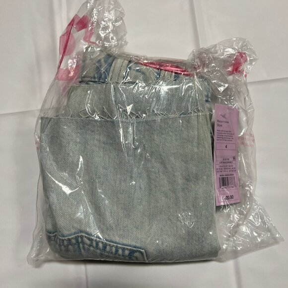 Wild Fable Women's Mini Skirt Low-Rise Denim Light Wash Size 4 - Picture 3 of 4